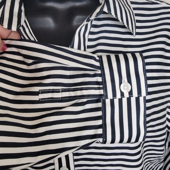 Chico's Wrinkle Resistant Black & White Striped Button-up Blouse Size 1 (Medium) - Picture 3 of 6